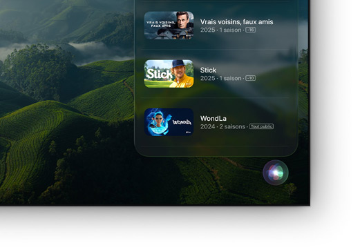 Un téléviseur à écran plat affichant une liste de films et de séries Apple TV+