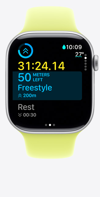Apple Watch Series 11,銀色鋁金屬錶殼,展示自訂體能訓練正在追蹤泳池游泳的活動、螢幕上的指標,配搭霓虹黃色運動錶帶