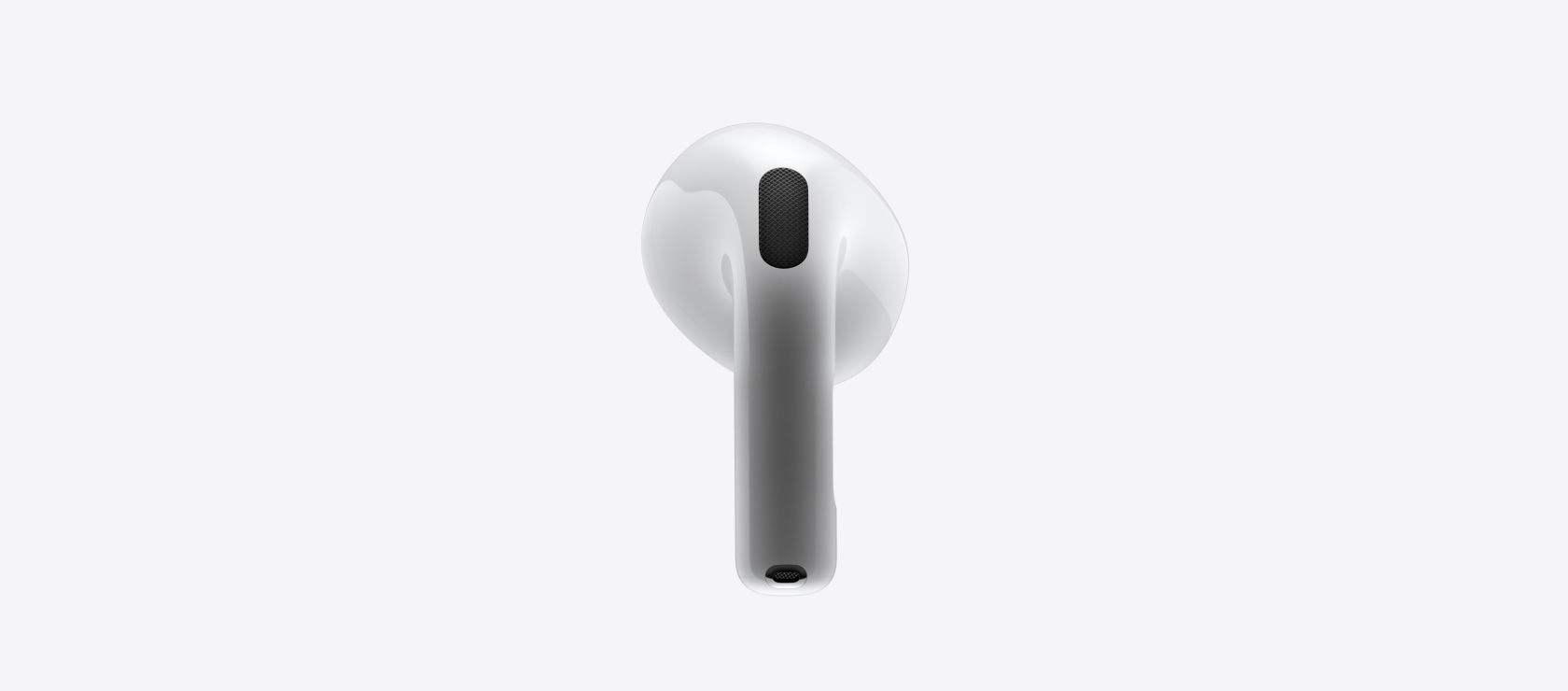 Gros plan, vue avant-arrière des nouveaux AirPods 4.