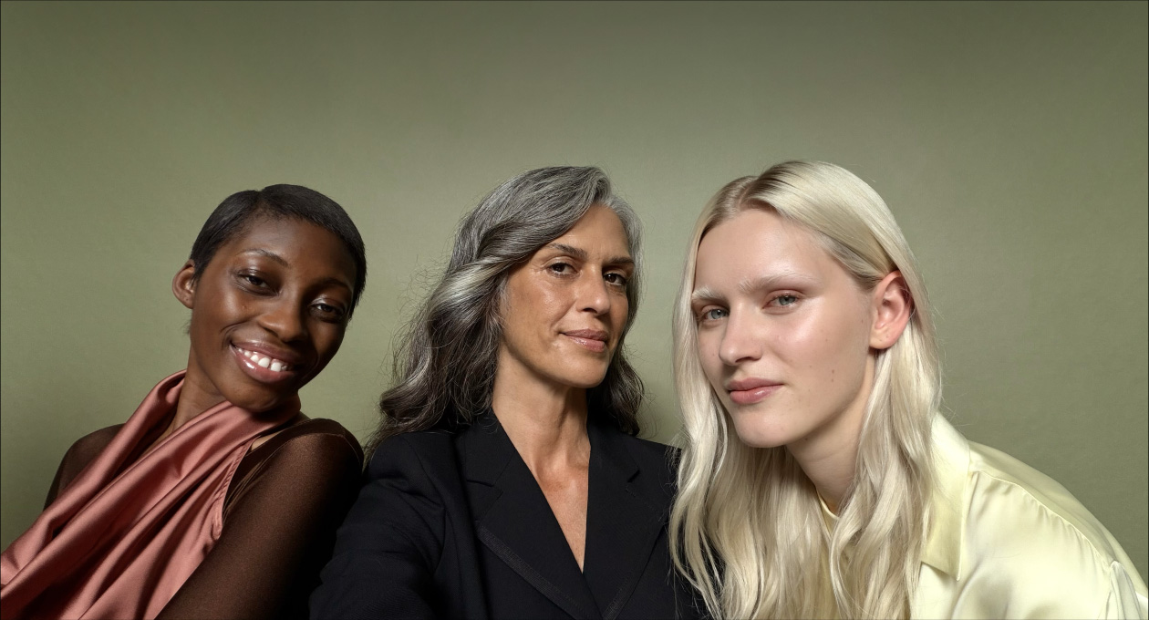 iPhone 17 Pro camera app, Center Stage for photos feature and how to take a selfie of group of people, with their faces highlighted