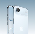 iPhone Air, azul cielo, parte trasera en ángulo, sistema de cámara Fusion principal en la estructura de la parte superior, botón de Control de la Cámara, parte lateral del frente, diseño todo pantalla, Botón de Acción y botones de volumen